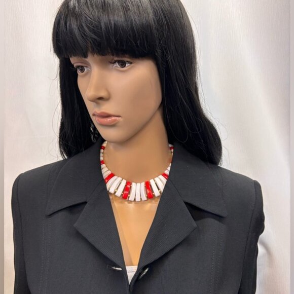 Retro Bold Red and White Statement Choker Necklace - Picture 4 of 16